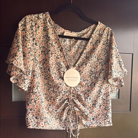 Saints & Hearts Tops - NWT Floral Cinch Waist Women's Top - Size M